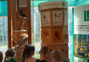 Wycieczka do Centrum Edukacji Leśnej w Celestynowie na zajęcia "Mieszkańcy lasu"